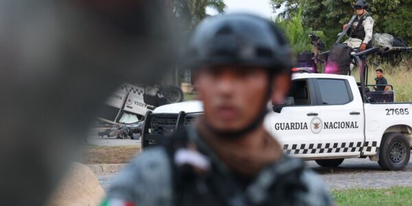 Amedrenta Guardia Nacional a periodistas por cubrir volcadura de su unidad