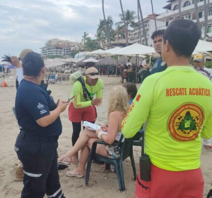 Embarcación choca contra ballena en Puerto Vallarta; una mujer fallece