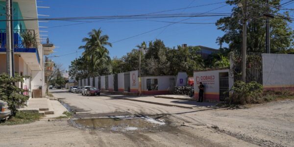 Pide regidora rehabilitación inmediata de alumbrado en calle del COBAEJ