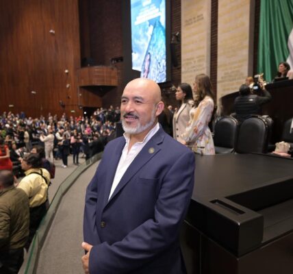 Aprueban diputados reforma para reducir jornada laboral a 40 horas