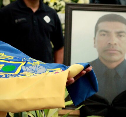 Rinden honores fúnebres a custodio asesinado en Penal de Ixtapa