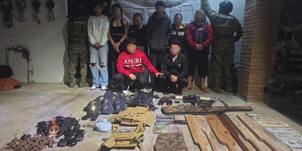 Detiene Marina 8 personas y asegura armamento y equipo táctico