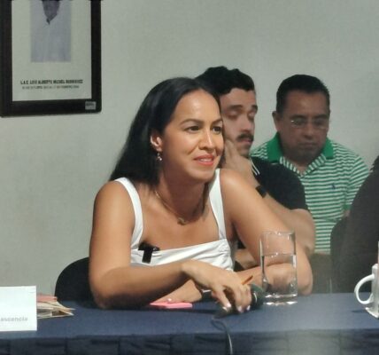 Regidora exhortó a Munguía a cumplir con la paridad de género