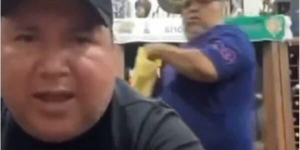 Cesan a funcionario de Bahía tras video donde entrega dinero a persona señalada por la OFAC