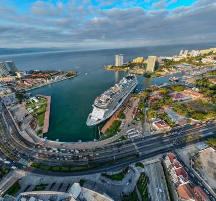 Se reactiva llegada de cruceros a Puerto Vallarta con Norwegian Bliss