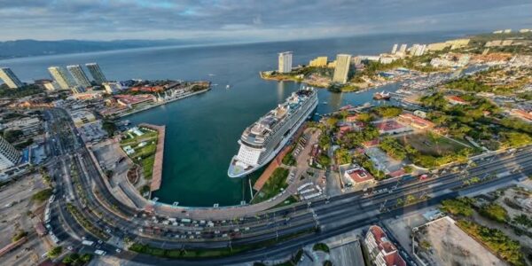 Se reactiva llegada de cruceros a Puerto Vallarta con Norwegian Bliss