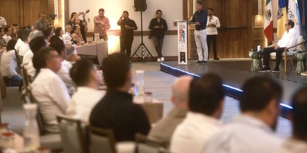 Pide Gobernador a desarrolladores construir viviendas de 1.1 mdp con incentivos fiscales