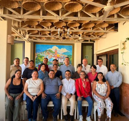 Fundadores de Morena respaldan a Ra Aguilar en Vallarta