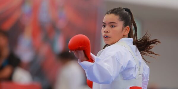 Se prepara la vallartense Renata Ponce para competir en Gran Winner Karate