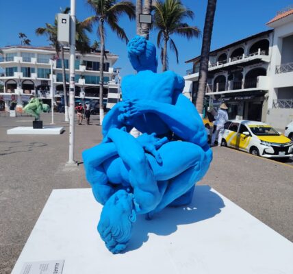 Quitan esculturas del Malecón ante polémica