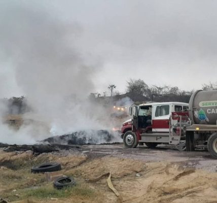 Autoridades prevén controlar hoy el 80% del incendio en el relleno sanitario de Puerto Vallarta