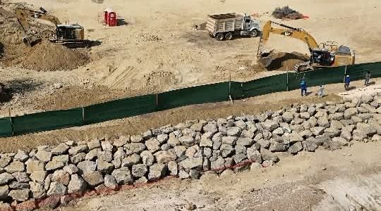 Concluye desarrollo escollera en Playa Cocinas ante «ceguera» de Profepa