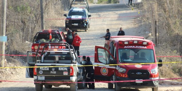 Fiscalía de Jalisco difunde características de mujer asesinada en Volcanes; permanece sin identificar Fiscalía de Jalisco difunde características de mujer asesinada en Volcanes; permanece sin identificar