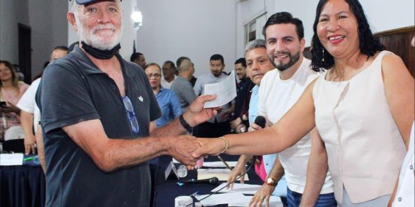 “Nunca nos habían dado ni un anzuelo”: pescadores reciben apoyo municipal “Nunca nos habían dado ni un anzuelo”: pescadores reciben apoyo municipal