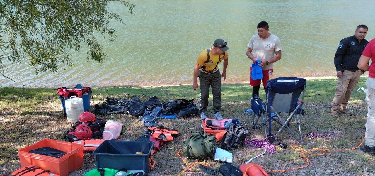 Se reanudan labores de búsqueda tras hundimiento de lancha en Sierra Lago Se reanudan labores de búsqueda tras hundimiento de lancha en Sierra Lago