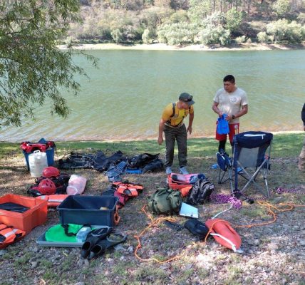 Se reanudan labores de búsqueda tras hundimiento de lancha en Sierra Lago Se reanudan labores de búsqueda tras hundimiento de lancha en Sierra Lago