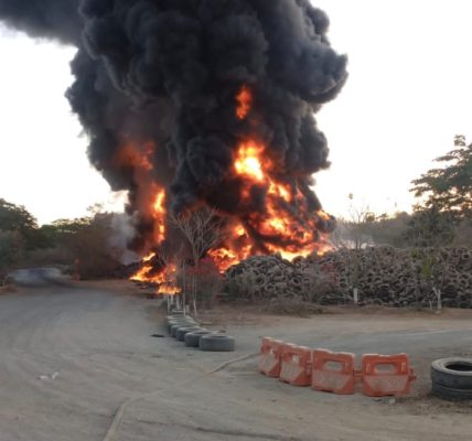 Declara Semadet alerta atmosférica por incendio en relleno sanitario