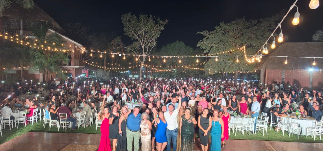 Festeja Gobierno Municipal a maestros y maestras Festeja Gobierno Municipal a maestros y maestras