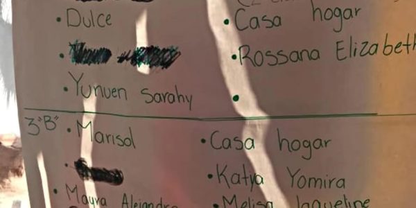 Exhibe jardín de niños a mamás deudoras de la cuota voluntaria