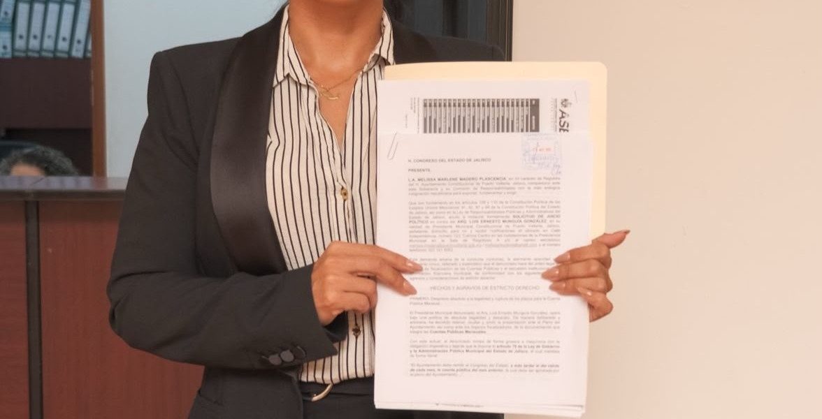 Presenta regidora solicitud de juicio político contra alcalde Luis Munguía