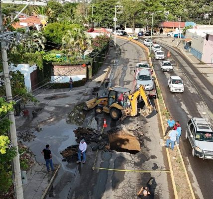 Promete Seapal Vallarta reparación de socavón en 3 días