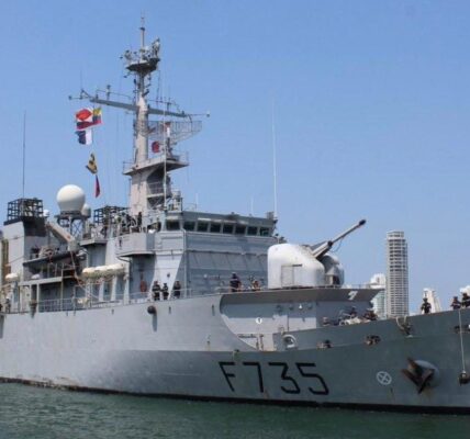 Fragata francesa Germinal visita Puerto Vallarta como parte de misión de cooperación y seguridad marítima Fragata francesa Germinal visita Puerto Vallarta como parte de misión de cooperación y seguridad marítima