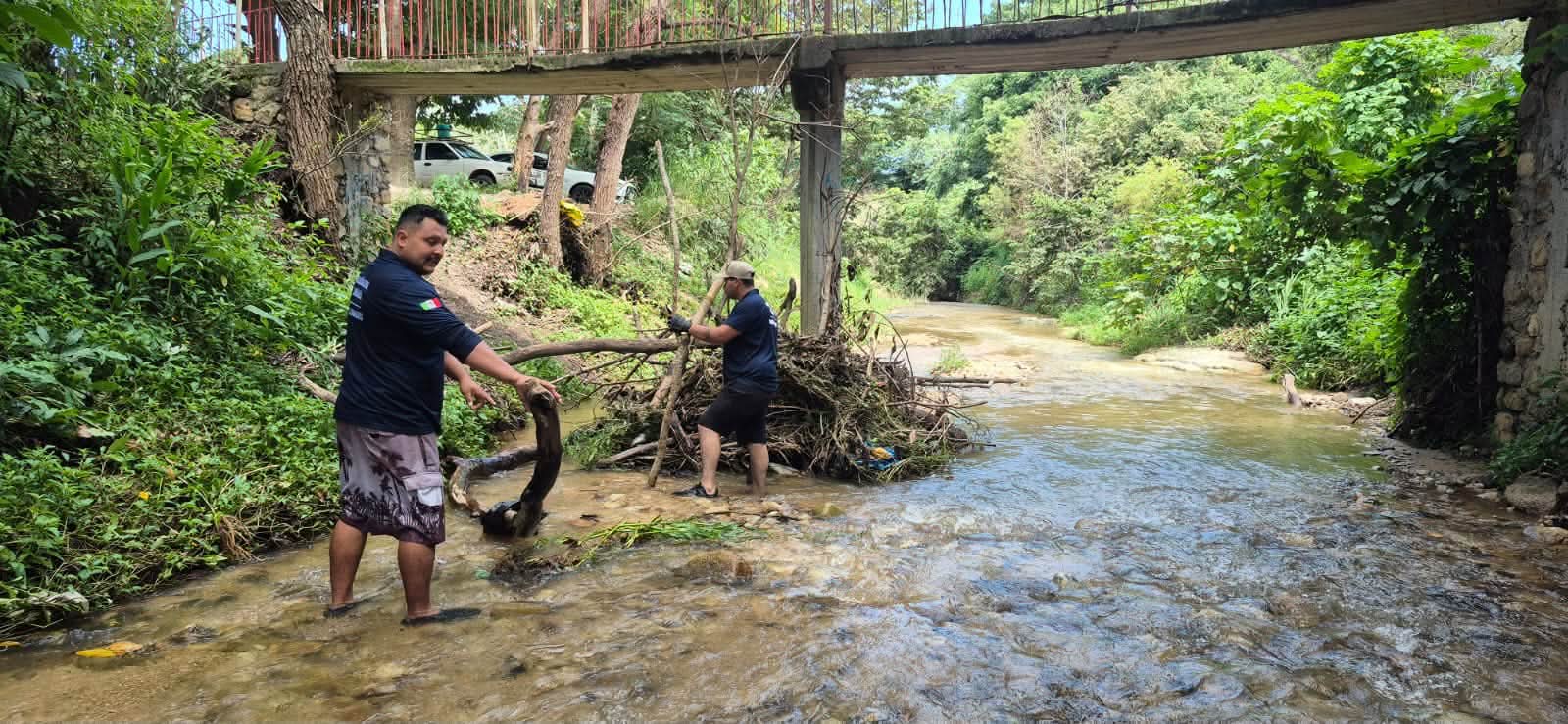 Protección Civil de Cabo Corrientes retira palizada en ríos para prevenir inundaciones Protección Civil de Cabo Corrientes retira palizada en ríos para prevenir inundaciones